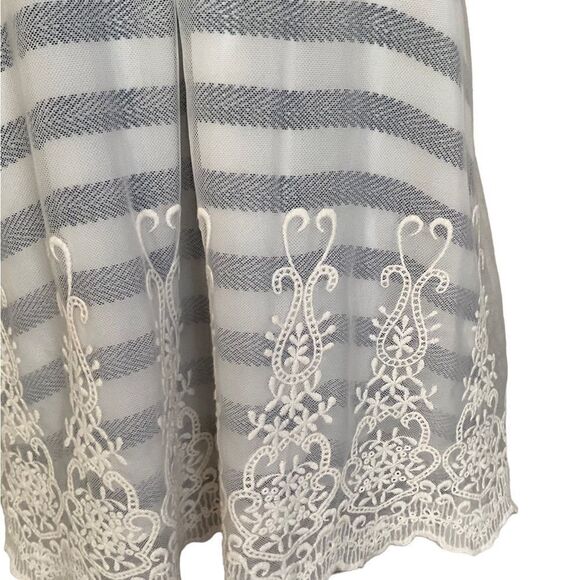 XHILARATION Woman's Racer back Tank Size M Navy Blue with Lace Overlay Front - Picture 2 of 12